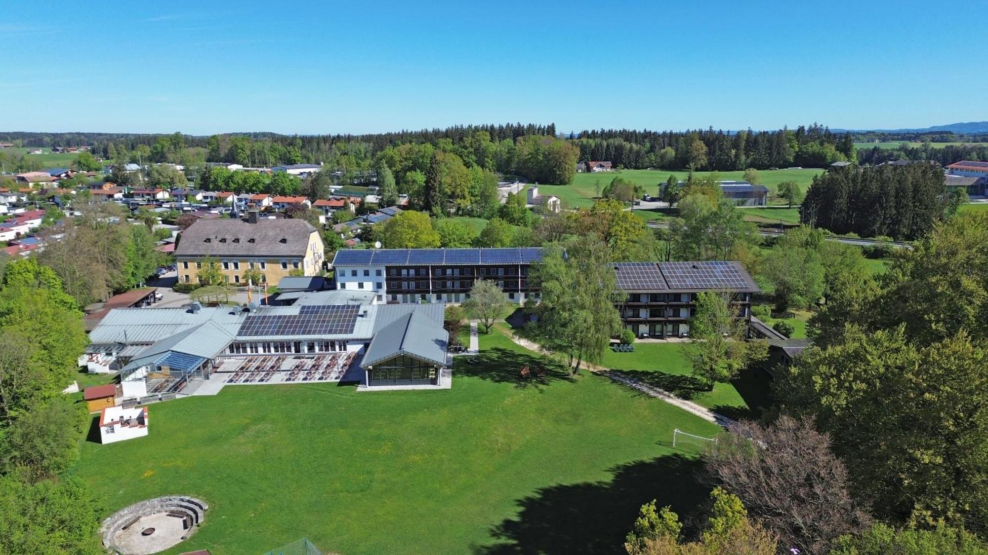 טייסנדורף Haus Chiemgau - Kolping-Familienhotel מראה חיצוני תמונה
